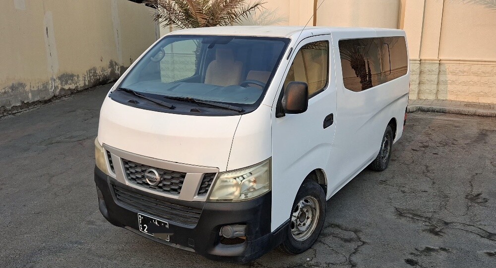 2015 Nissan Urvan ( Diesel - 1