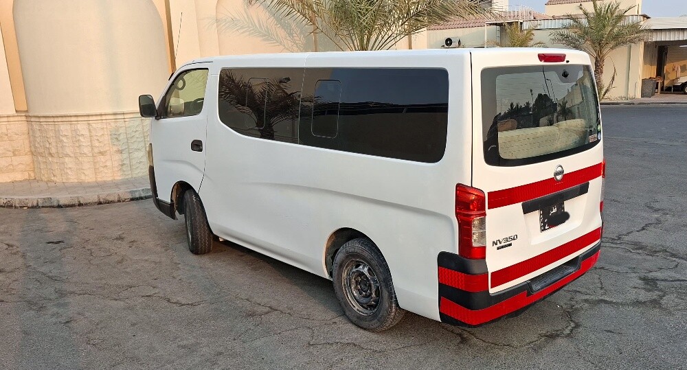 2015 Nissan Urvan ( Diesel - 4