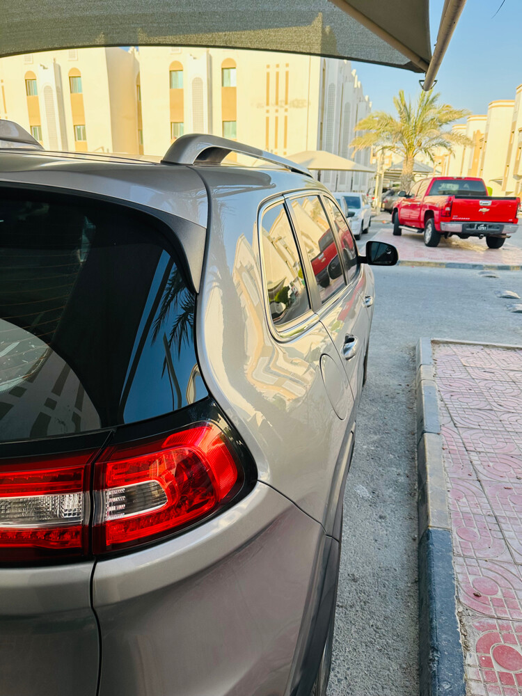 Full Option Jeep Cherokee - 5