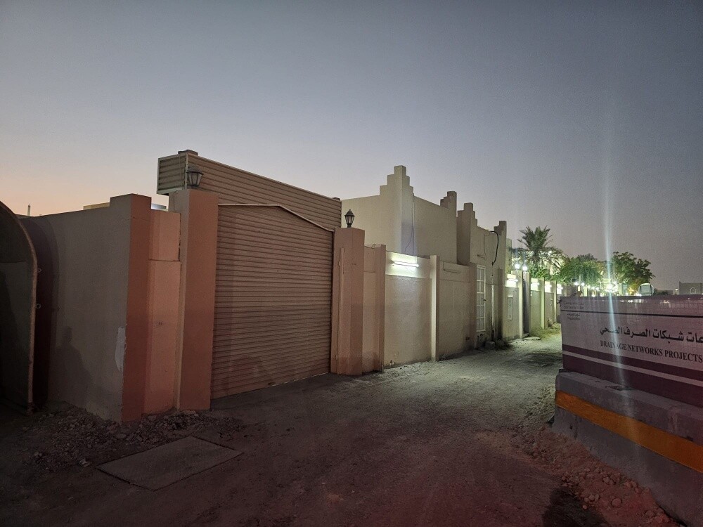 للبيع بيت بسعر الارض فى الدحيل - 3