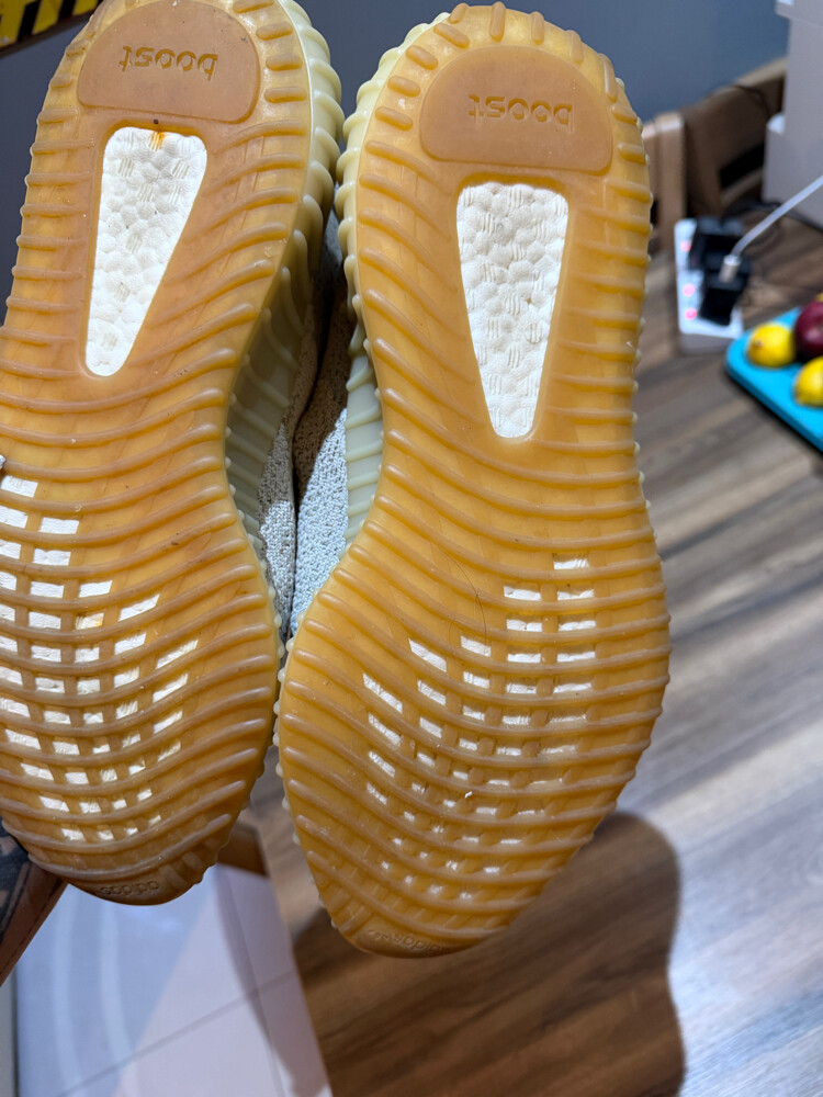 Yeezy  (Original)  - 2