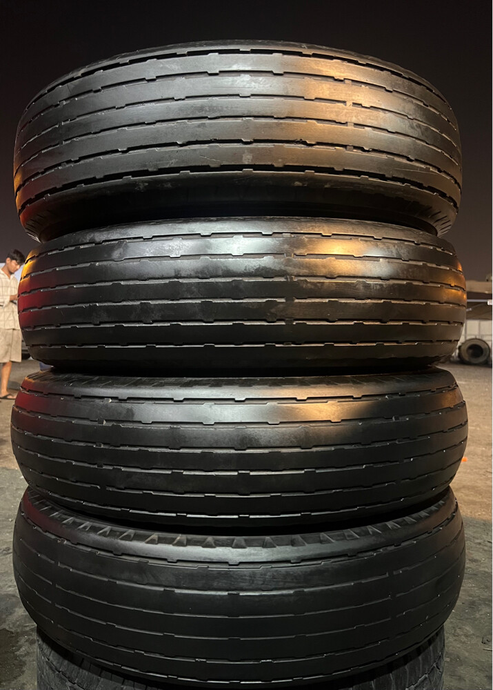 900-17 Maxxis Belun Tyre - 4