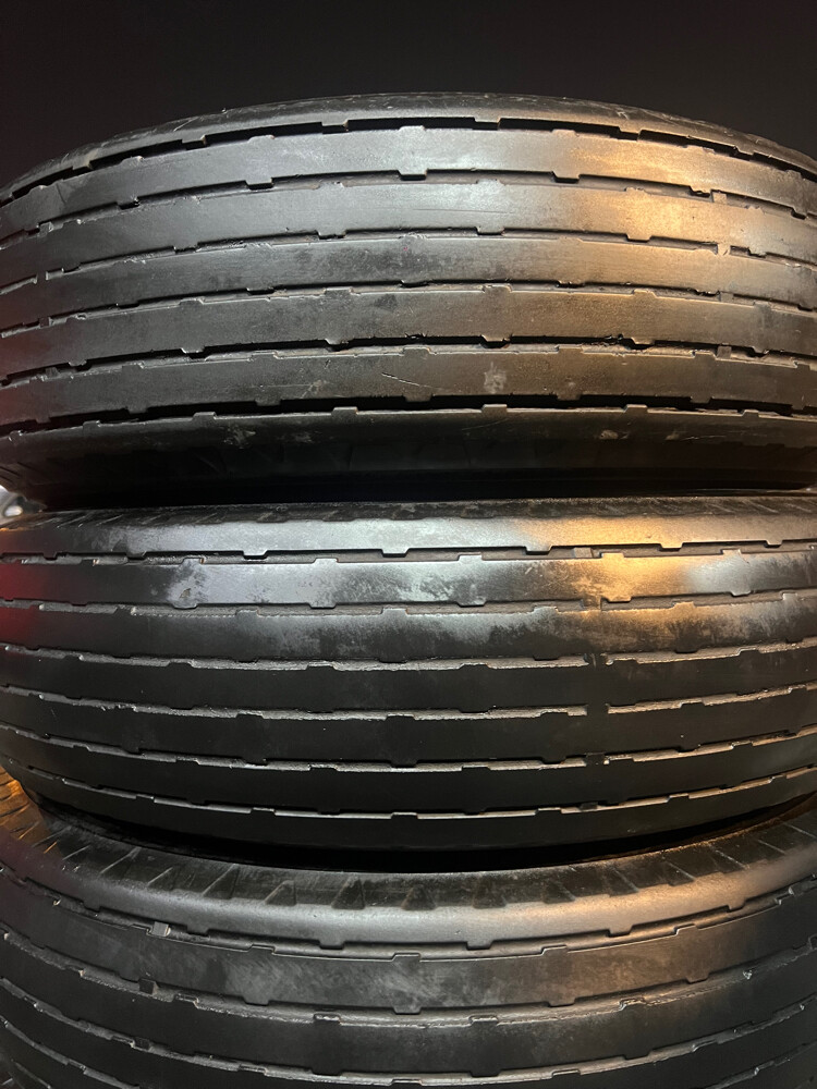 900-17 Maxxis Belun Tyre - 1