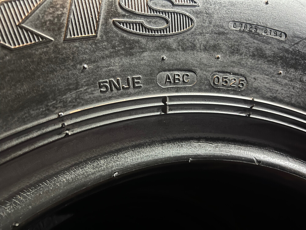 900-17 Maxxis Belun Tyre - 7