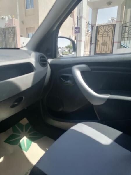 رونو لوكان ٢٠١٢ - 5