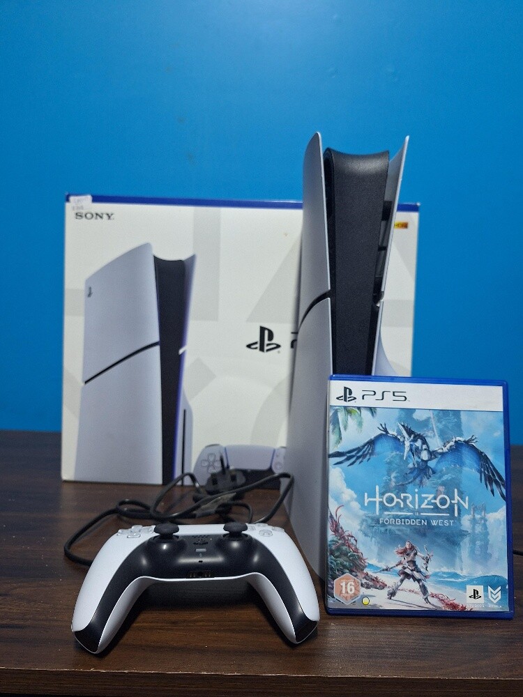 PS5 slim desk edition - 1