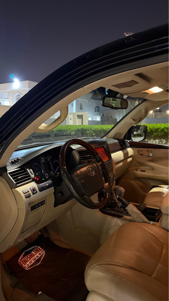 2010 Lexus, original factory paint. - 7