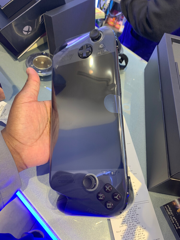 ROG Xbox Ally X (Z2 Extreme) - 3