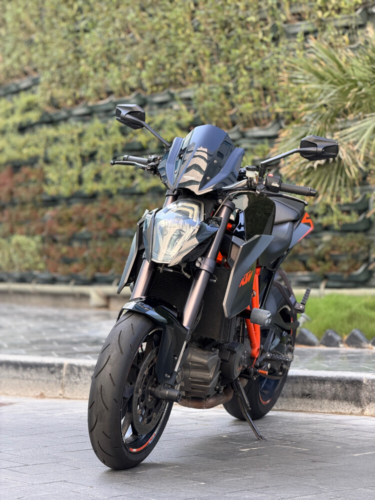 KTM SuperDuke R - 3