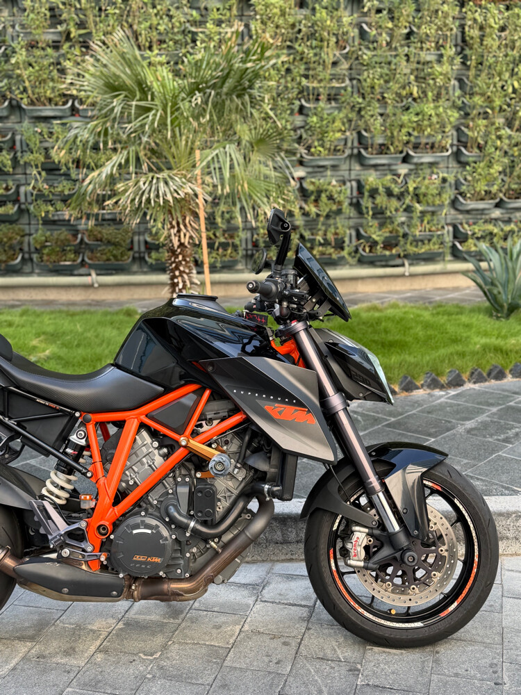 KTM SuperDuke R - 6