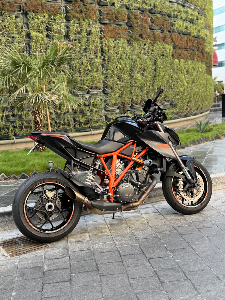 KTM SuperDuke R - 2