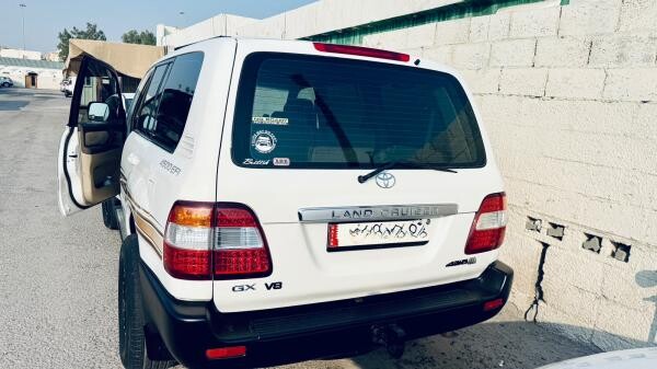 Well-maintained Landcruiser LC100 - 5