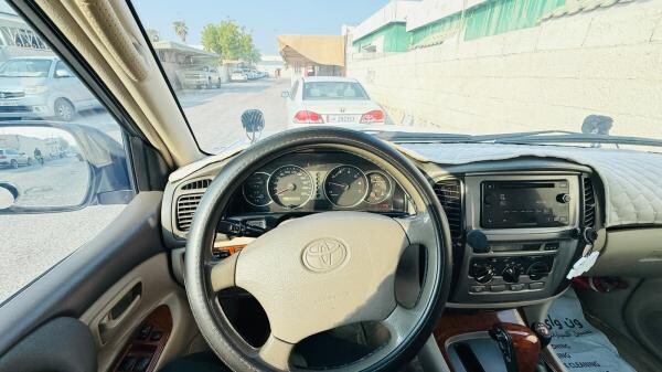 Well-maintained Landcruiser LC100 - 11