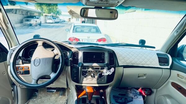 Well-maintained Landcruiser LC100 - 3