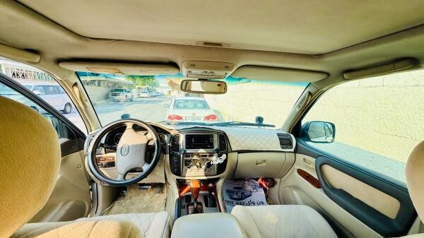 Well-maintained Landcruiser LC100 - 2