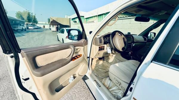 Well-maintained Landcruiser LC100 - 4
