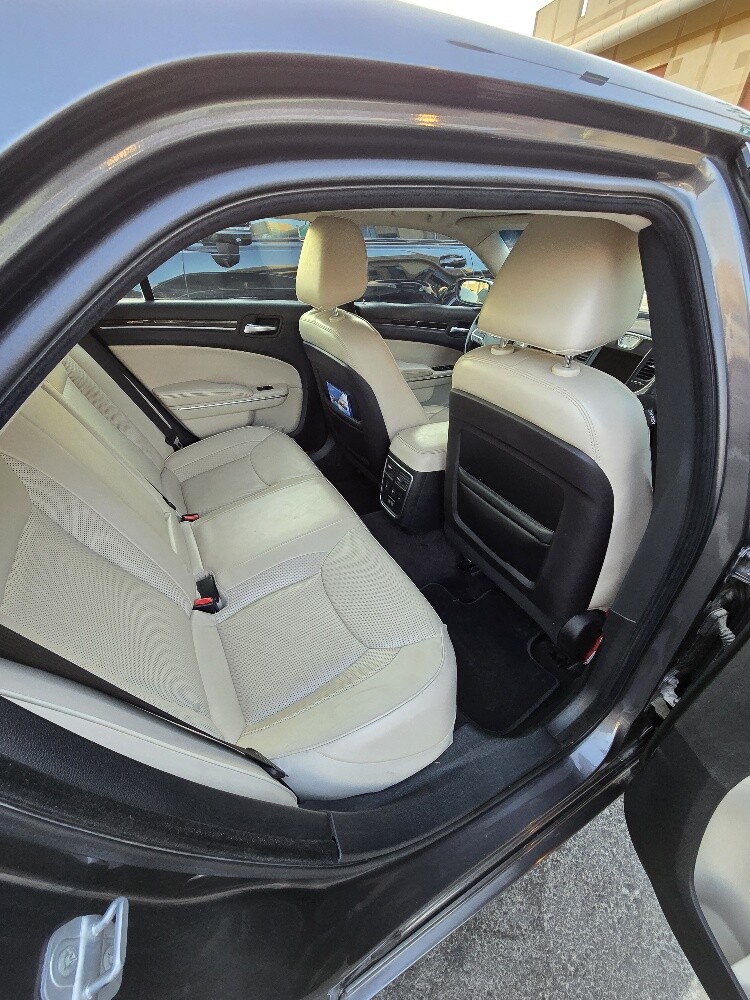 Chrysler 300C - 9