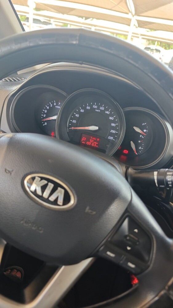 KIA RIO 2016 (FAMILY USE CAR) - 3