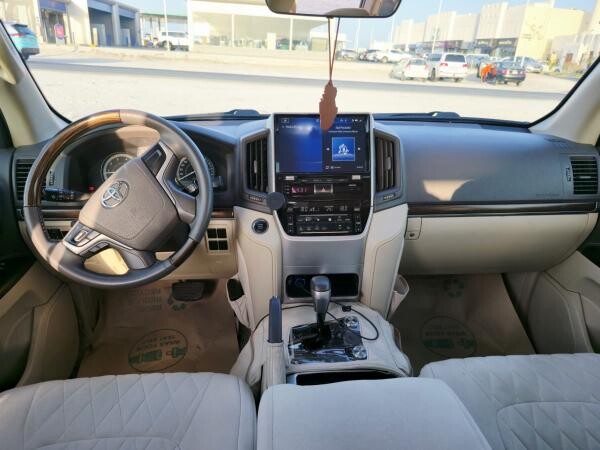 LAND CRUISER GXR V8 2019 QR143K - 4