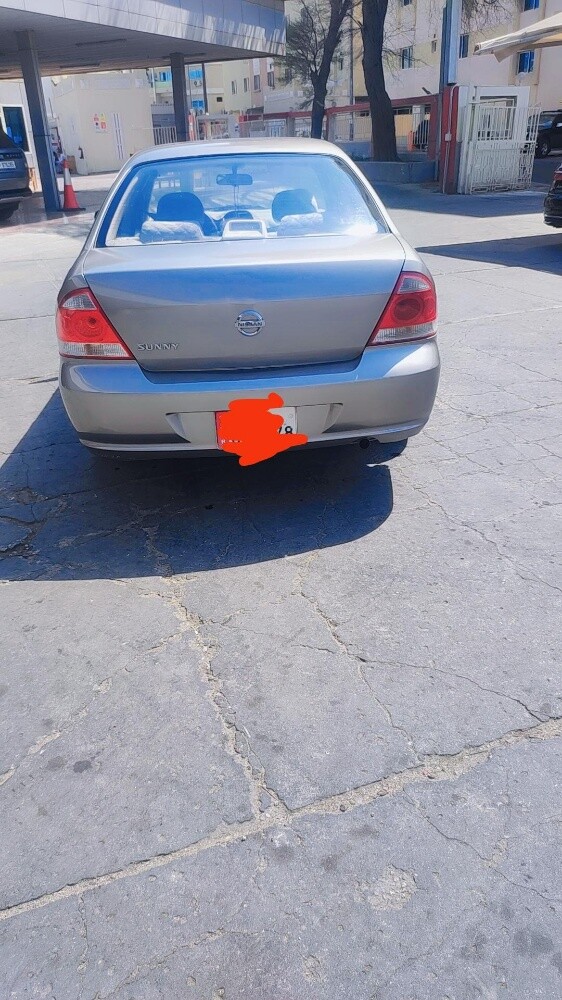nissan sunny - 4