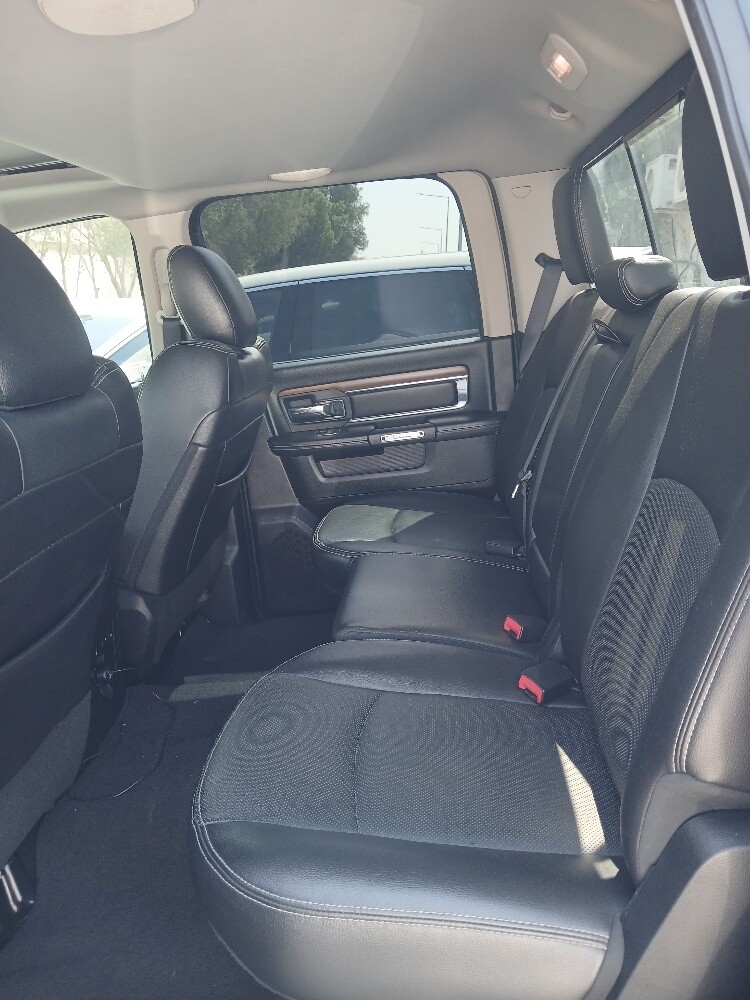 RAM 1500 Laramie 4x4 - 6