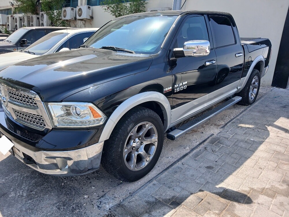RAM 1500 Laramie 4x4 - 2