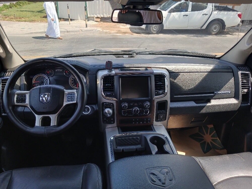 RAM 1500 Laramie 4x4 - 7