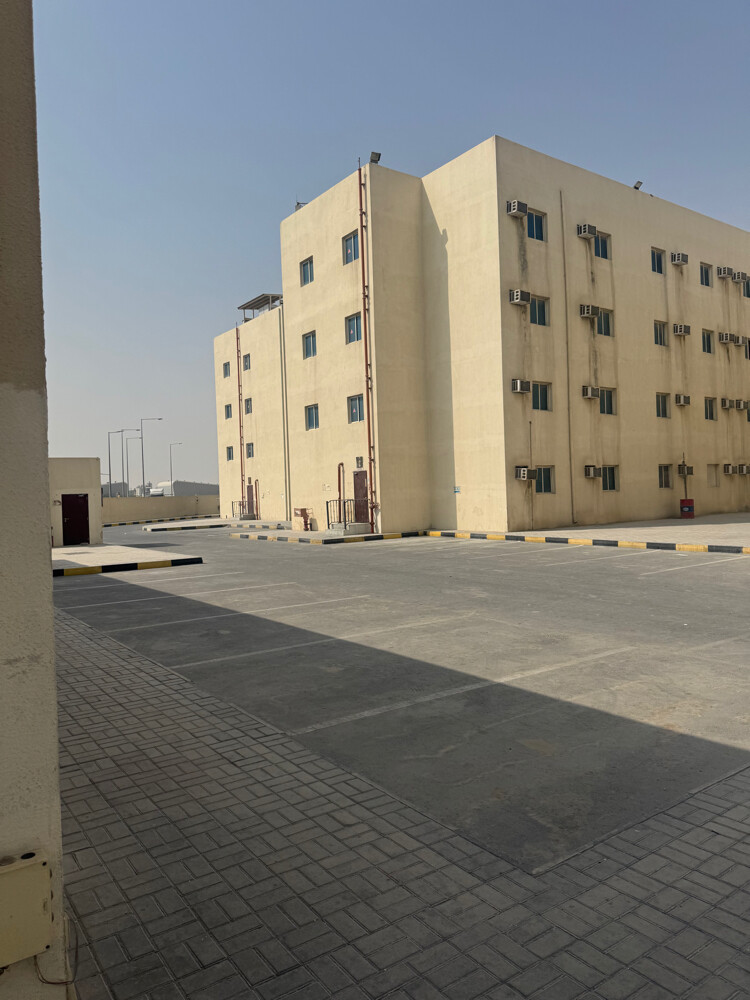 للبيع مجمع عمارات صناعية لاستثمار - 1