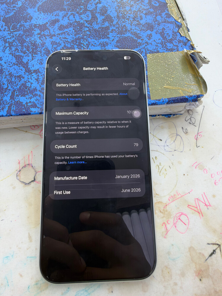 iphone 17 pro max silver - 2