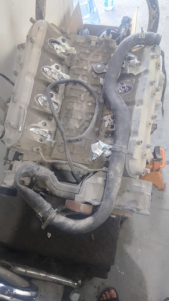 Chevrolet Tahoe 2009-2013 Engine (5 - 4