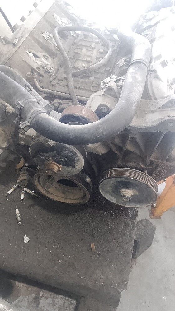 Chevrolet Tahoe 2009-2013 Engine (5 - 6