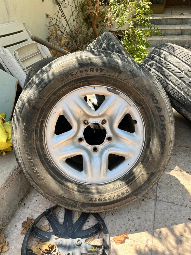 For sale: A complete set of 4 tires - 2