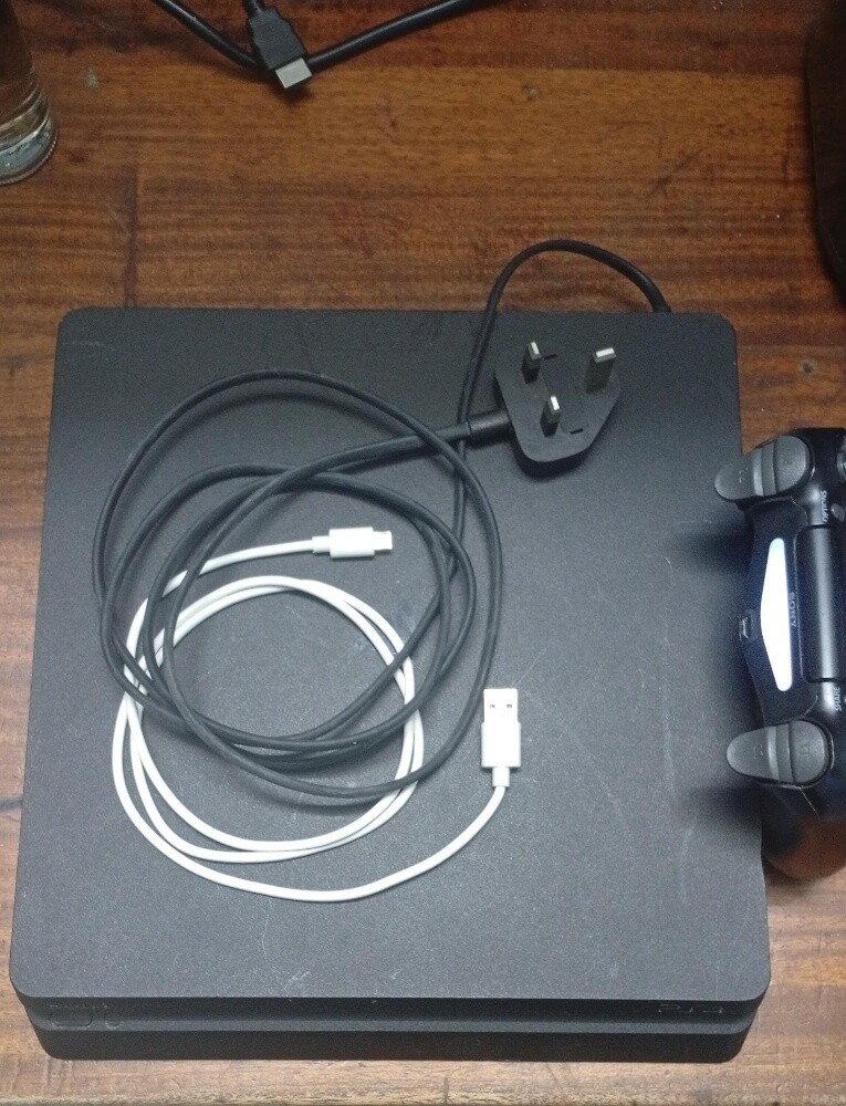 PS4 Slim 500GB Jailbreak 9.60 - 2