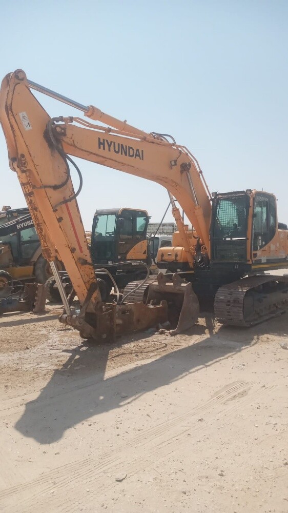 Two Hyundai Chain Excava for Sale - 4