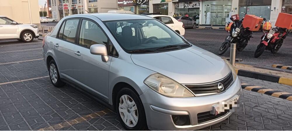 family used nissan tiida - 1