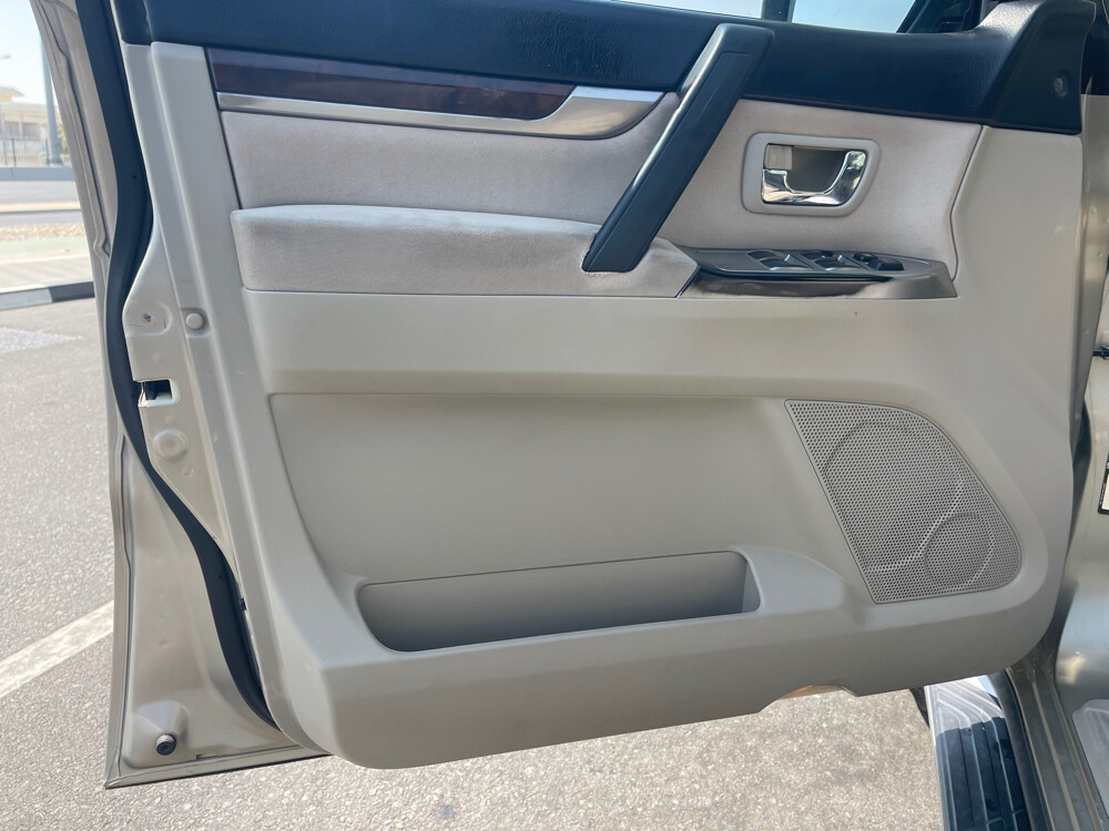Mitsubishi pajero  - 4