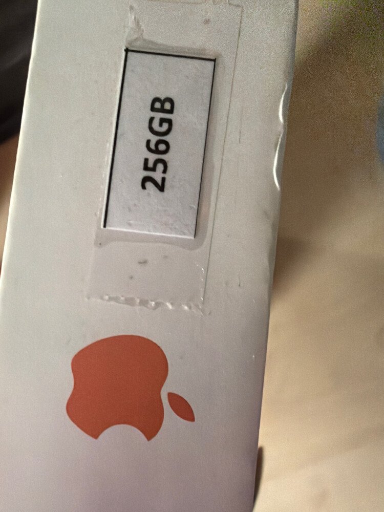 iPhone 17 pro orange - 3