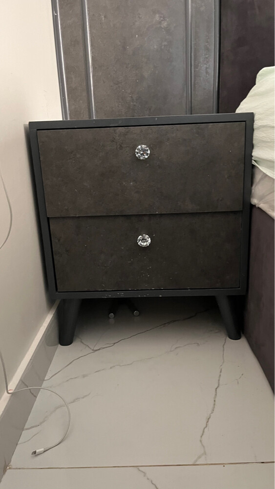 سرير مع كمودينه - 2