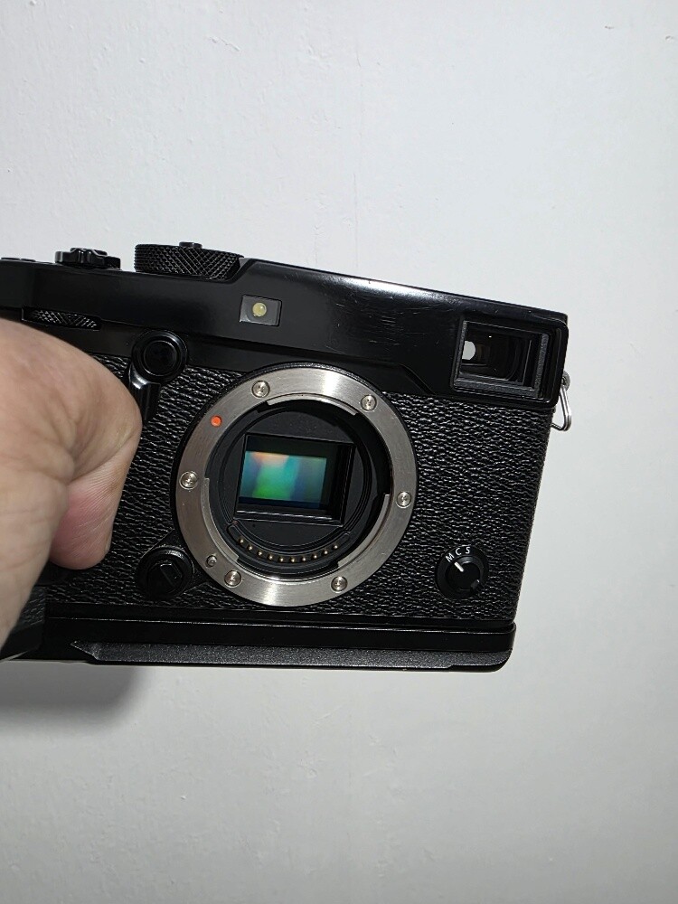 FOR SALE: Fujifilm X-Pro2 +8mm lens - 4