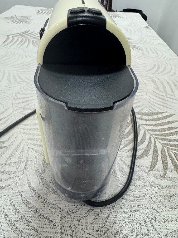 Inissia D40 coffee machine - 1