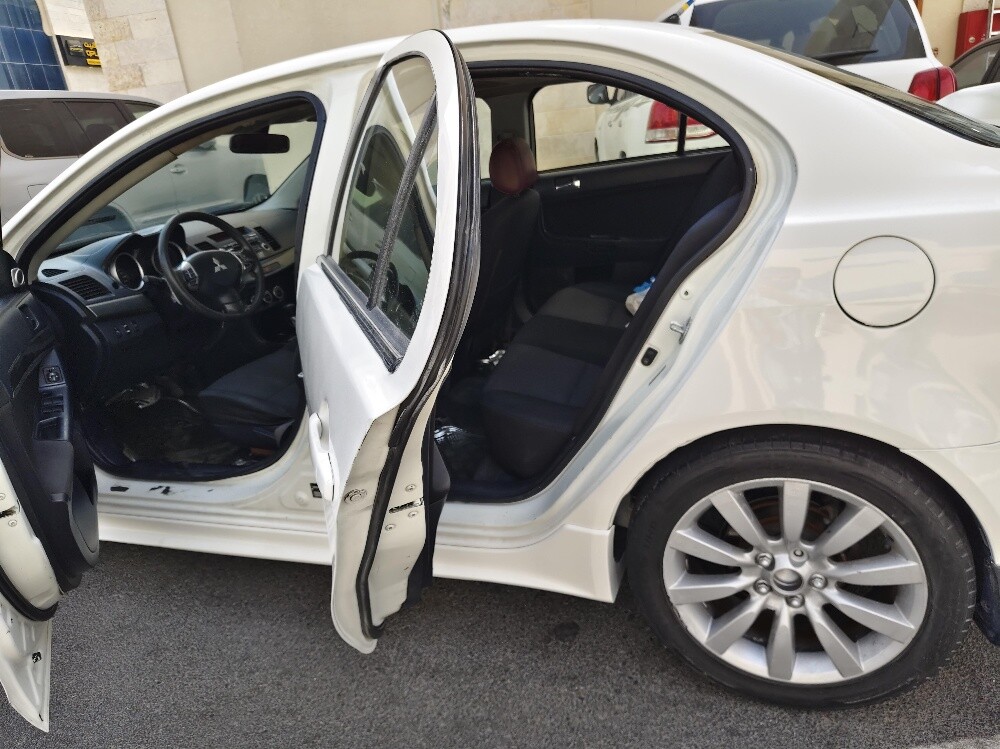 Mitsubishi   GT   lanser   2009 - 22