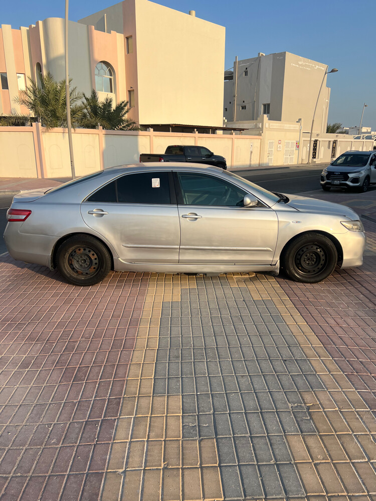 للبيع:تيوتا كامري موديل ٢٠١٠ - 3
