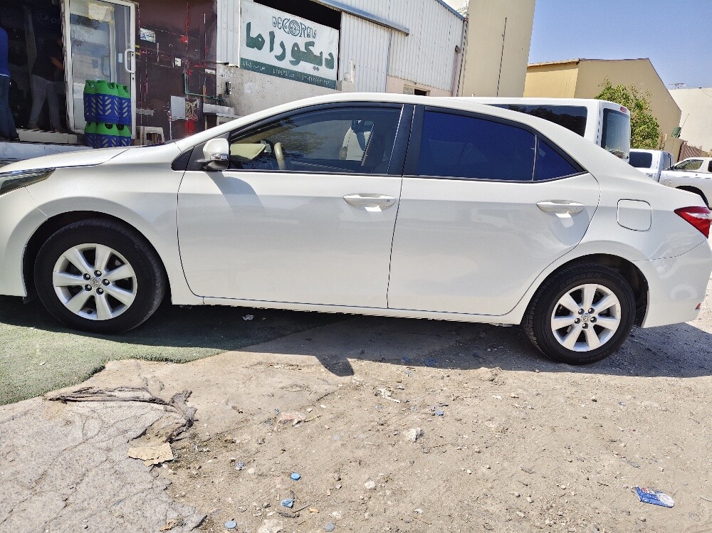 Toyota   Corolla    2.0     2015 - 7