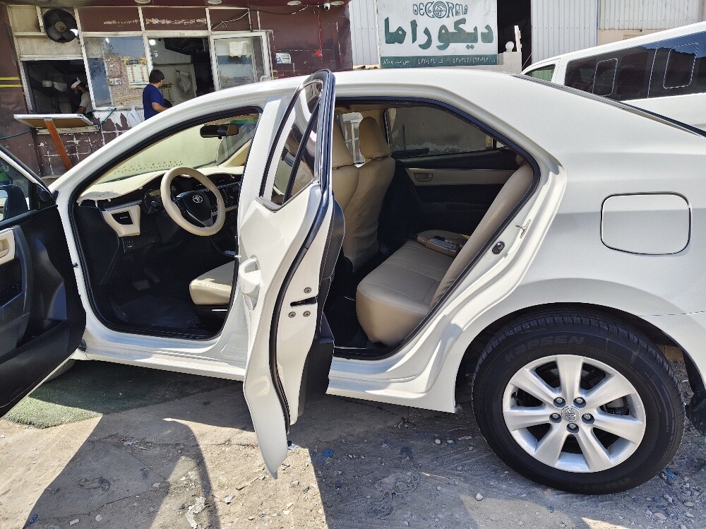 Toyota   Corolla    2.0     2015 - 12