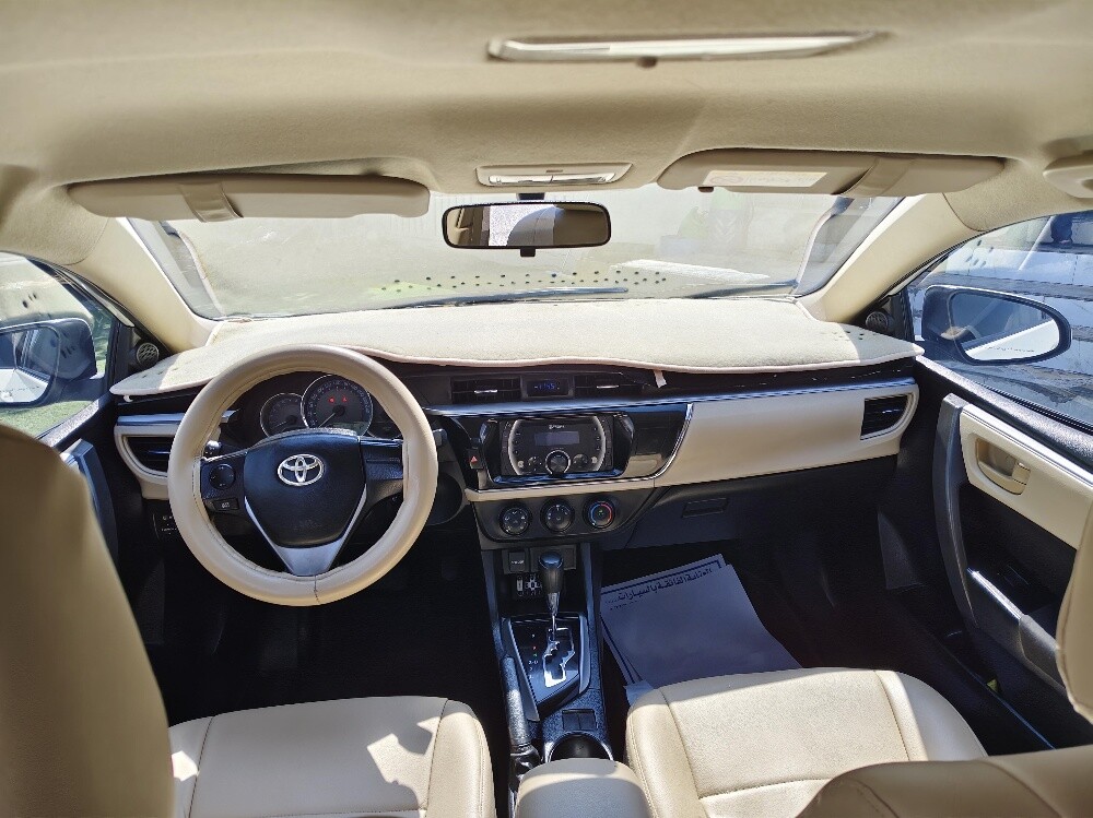 Toyota   Corolla    2.0     2015 - 10