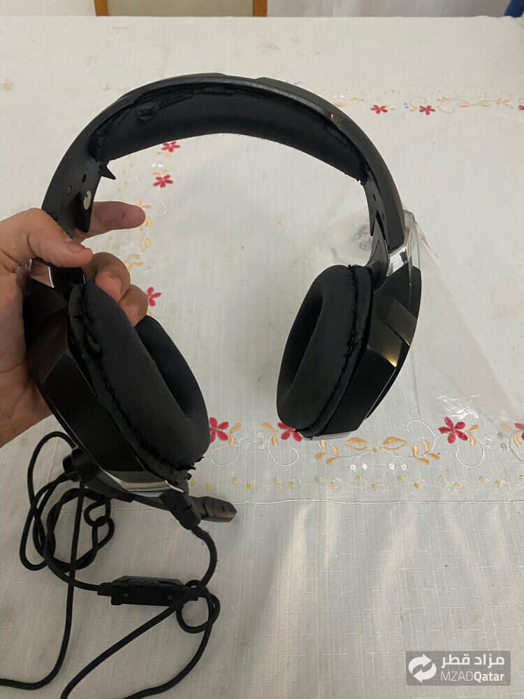 headphones - 1