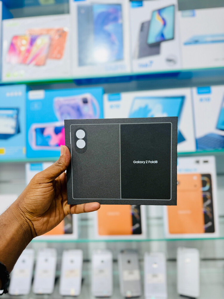 Samsung Galaxy Z Fold 8 - 1