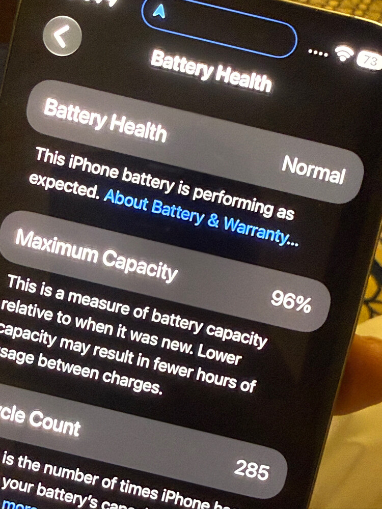 iPhone 15 pro max like new - 1