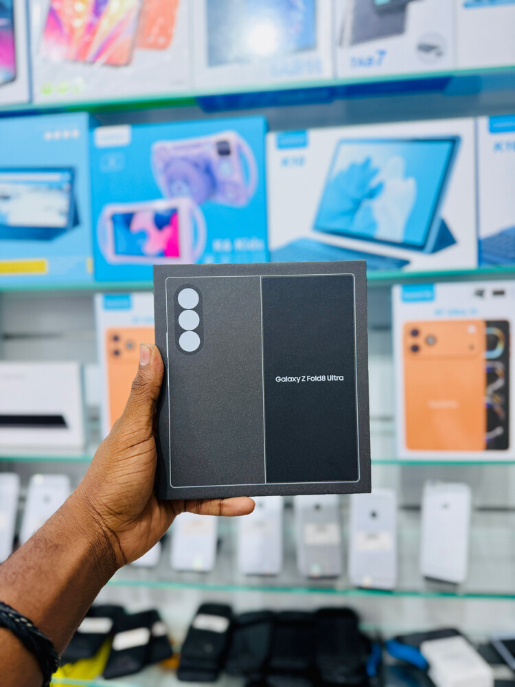 Samsung Galaxy Z Fold 8 Ultra  - 2