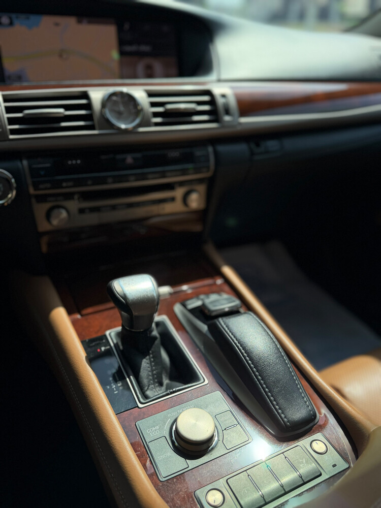 LEXUS LS 460 L 2015 - 12
